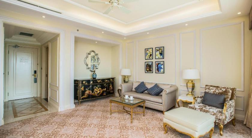 Vinoasis Phu Quoc Hotel Bien Hoa Exterior foto